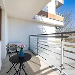 Wyjatkowy Apartament Z Parkingiem By Noclegi Renters